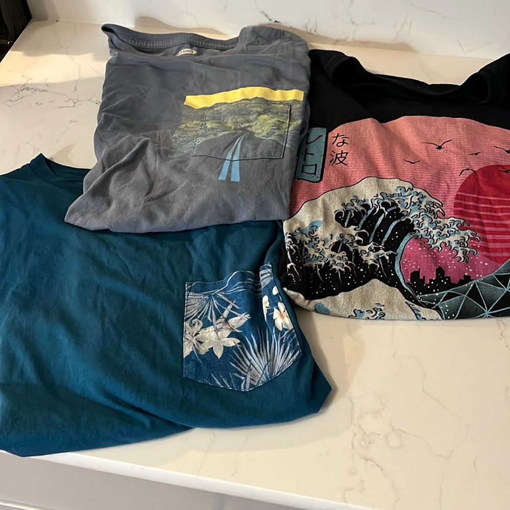 3 t-shirts